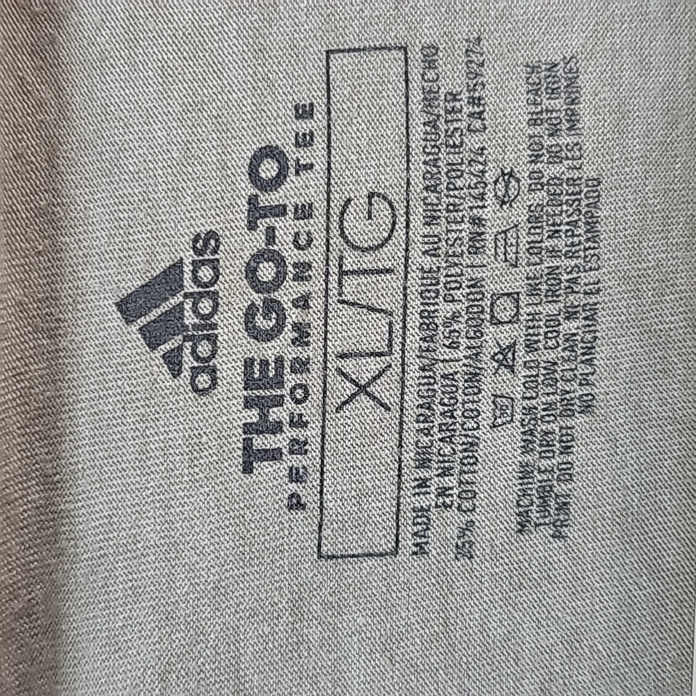 Mens Adidas tshirt - Picture 2 of 2